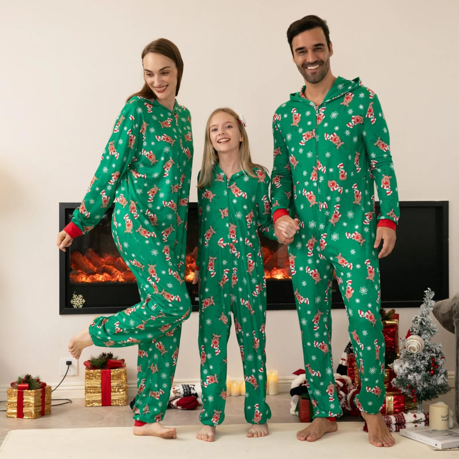 Adisputent Christmas Pajamas for Family Matching Cute Long Sleeve Couples Soft Holiday Sleepwear Funny Christmas Pjs sets Green Reindeer Women XL