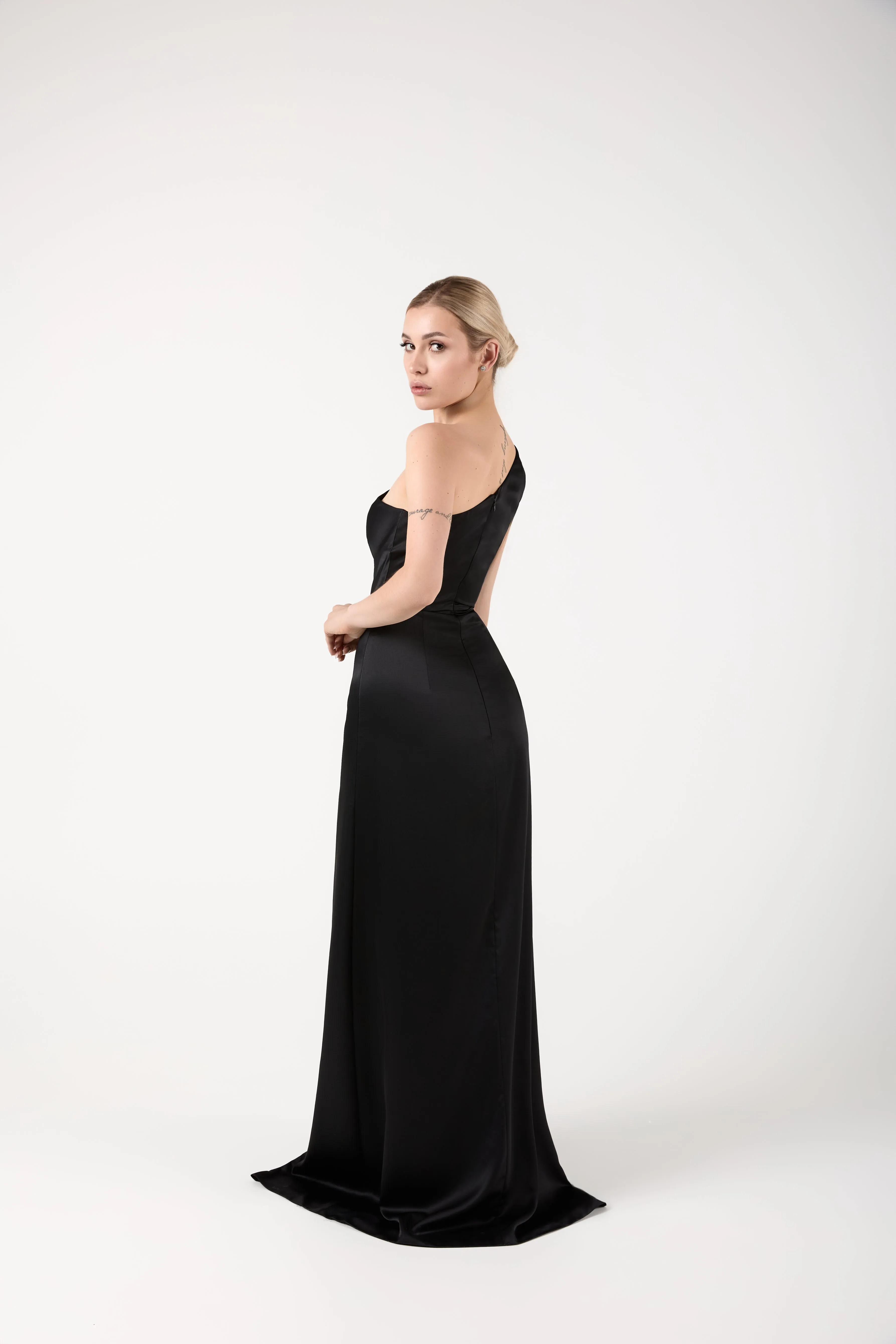 Black dress with a flower maxi Drop 006