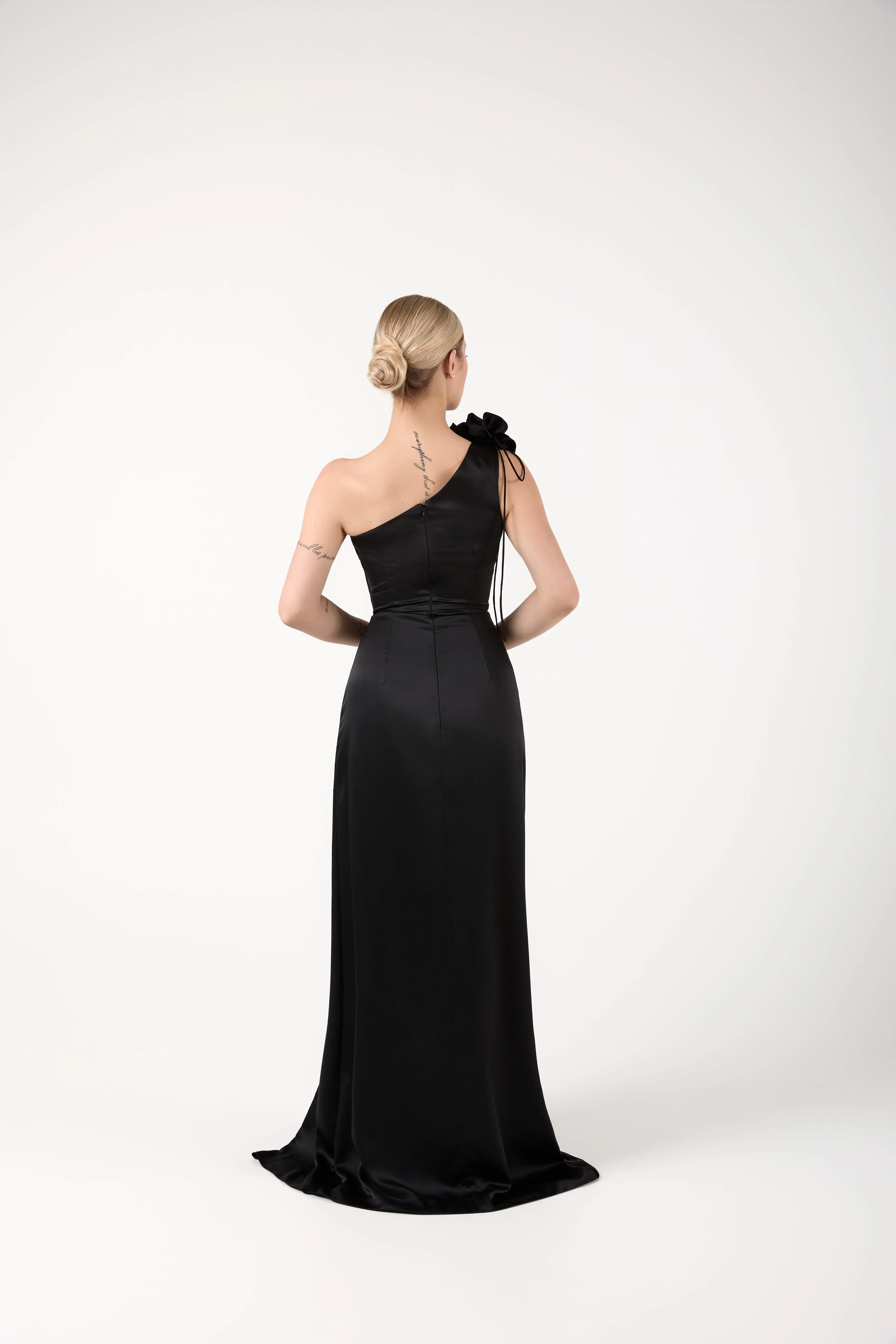 Black dress with a flower maxi Drop 006